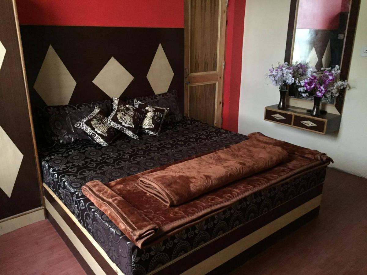 Indian Backpackers Hostel Manāli Kültér fotó