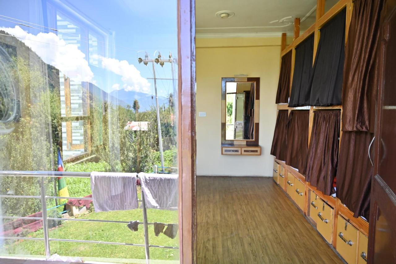 Indian Backpackers Hostel Manāli Kültér fotó