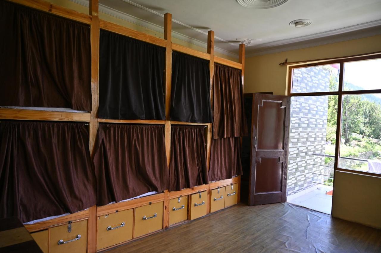 Indian Backpackers Hostel Manāli Kültér fotó